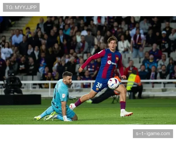 佩德里中场大脑展现卓越组织能力，西班牙中场新星成战术核心