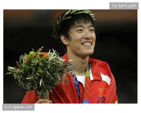 刘翔巅峰期的生活照曝光，这瑟瑟秋风里他居然穿得跟明星夜店一样豪气厉害！