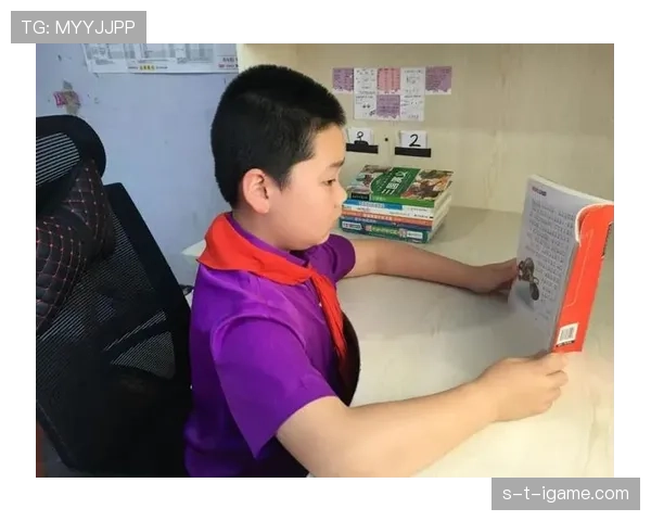 邹敬园家里镜子都得镶金边？这自律程度比明星还卷