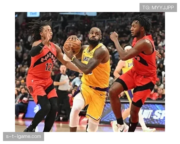 勒布朗挡拆单打面对换防，得分效率较上季提升