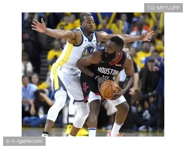 伊戈达拉无球牵制改变对手防守布局