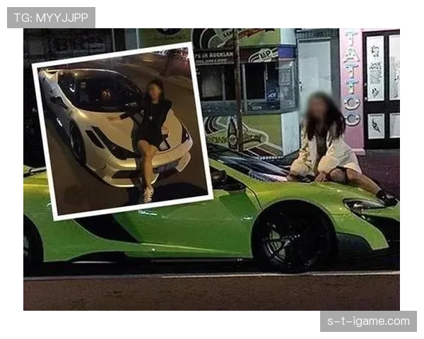 拉莫斯遛娃穿拖鞋，后面十几辆豪车跟着，生活剧本演得太高级了